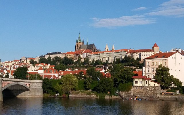 prag-4-nocenja-autobusom